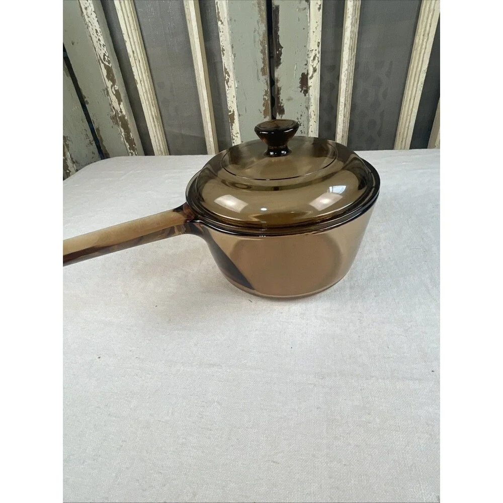 Pyrex Vision Corning Amber 1 Liter Sauce Pot with Spout and Lid V-1-C